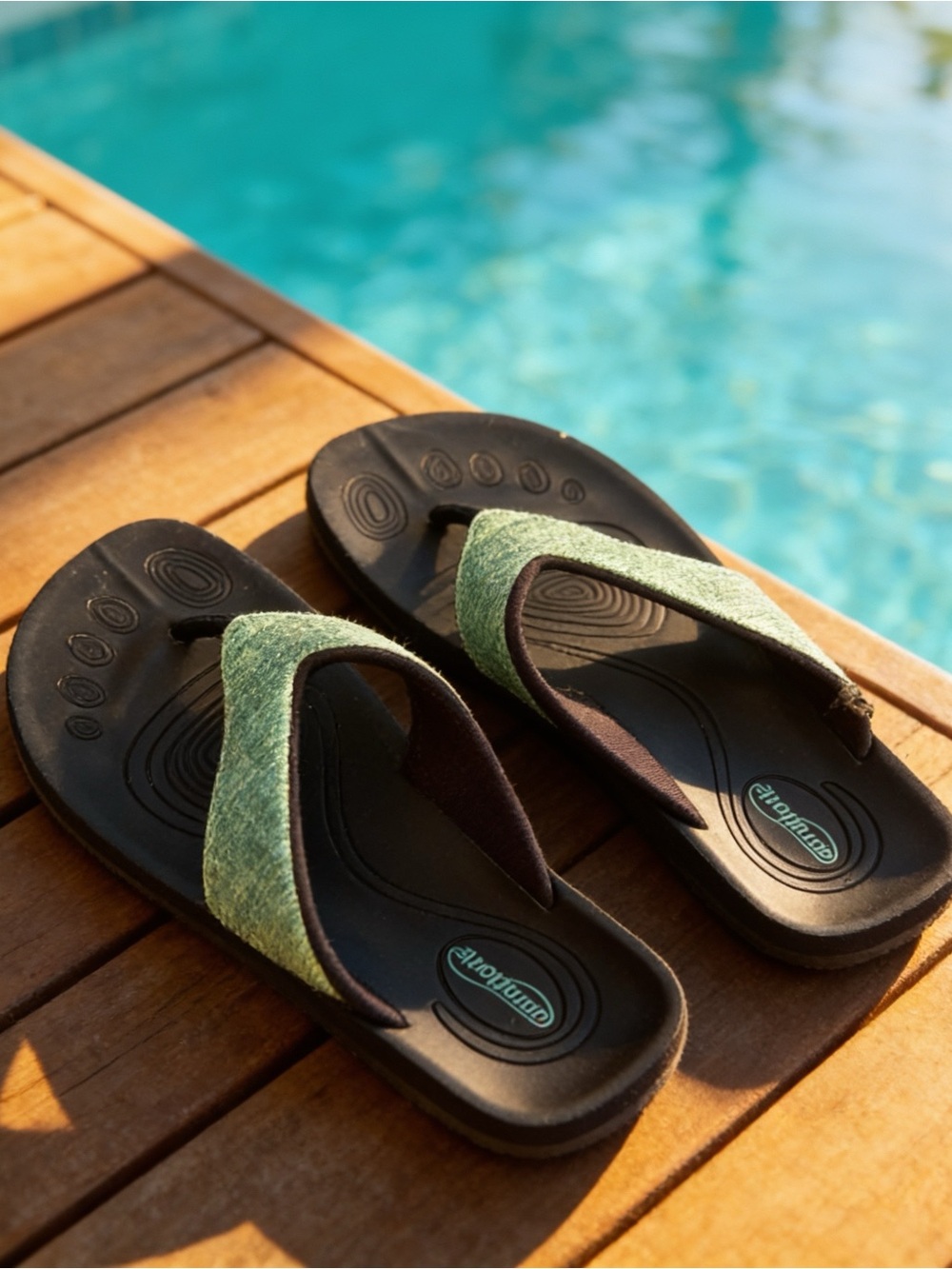 🌴 Women's Green Aerothotic Flip Flops